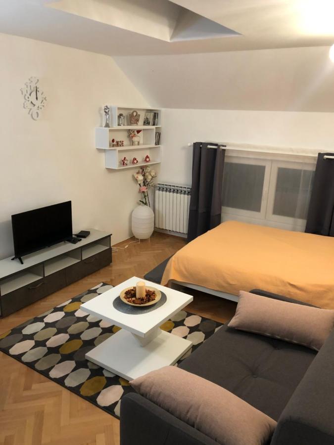 Apartman Ana Apartment Dusanovac ภายนอก รูปภาพ